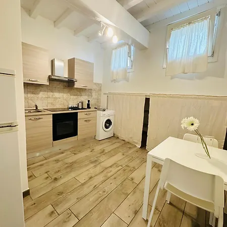Giardini Apartment *