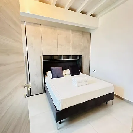 Giardini Apartment *